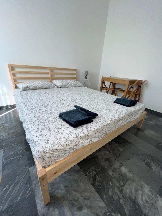 Bilocale Roggia Scagna 7 Apartamento Milão Exterior foto